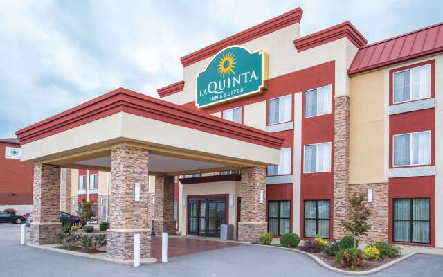 La Quinta Inn & Suites by Wyndham O'Fallon, IL - St. Louis