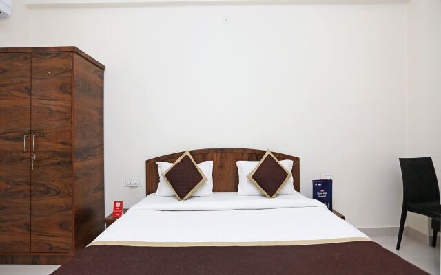 OYO 8425 Hotel Shiv Palace