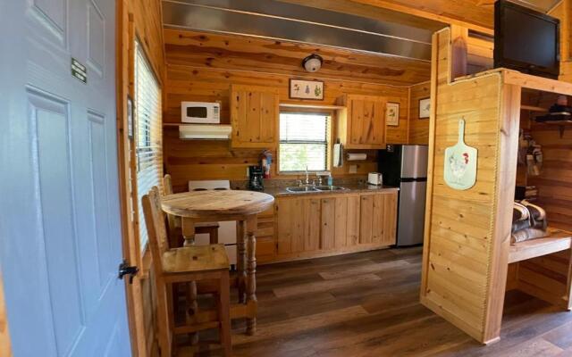 Walnut Canyon Cabins