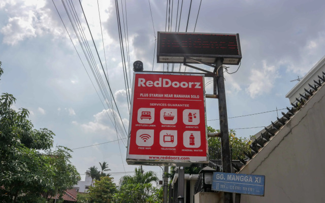 RedDoorz Plus Syariah near Manahan Solo