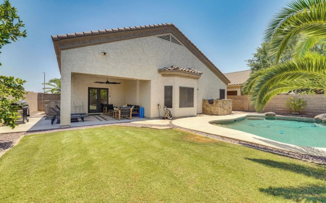 Heated Pool & Yard: Gilbert Getaway!