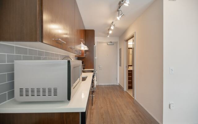 The Luxe Suites at University City