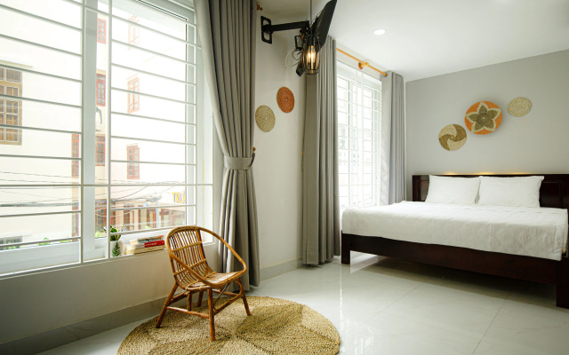 Livin Hub Hostel  Apartment