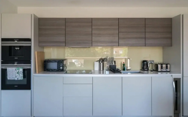 The Hampstead Hideout Glamorous 3bdr Flat With Balcony
