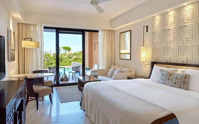 The Romanos, a Luxury Collection Resort