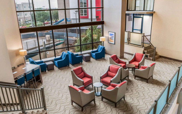 Comfort Inn & Suites At Copeland Tower