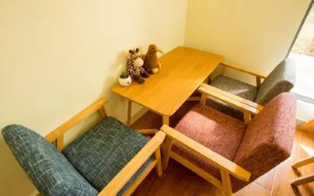 Aisi Homestay (Guangxi Normal University Yucai Campus)