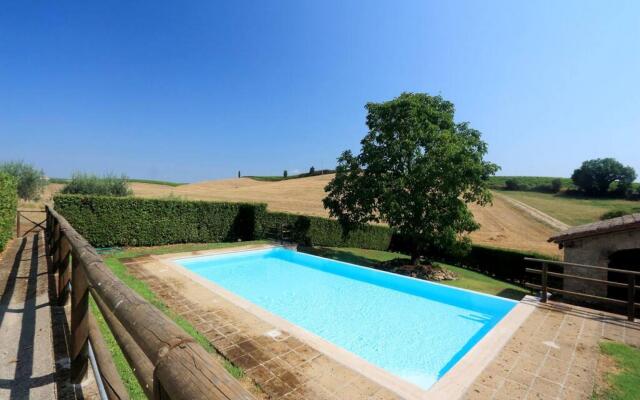 TR-G148-LSEG66CT · Orvieto Country House - Two Bedroom House