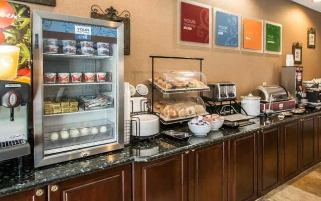 Comfort Inn & Suites