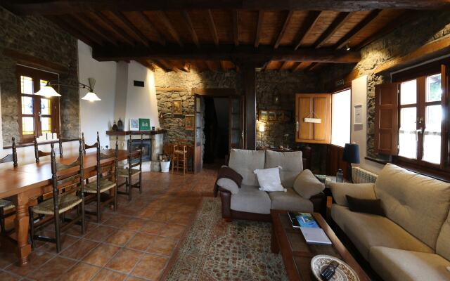 Casa de Aldea La Pumariega