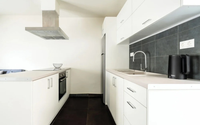 Elysee Apartments 9 B