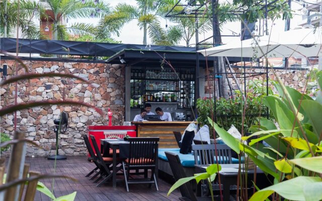 Apsara Centrepole Hotel