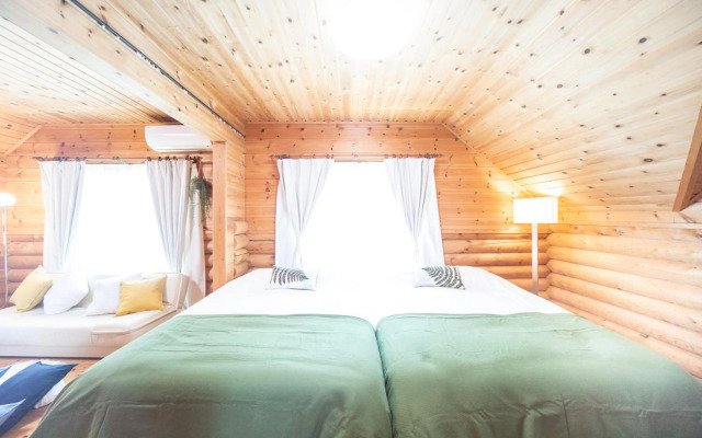 Awaji Large Log House in Goshiki 2