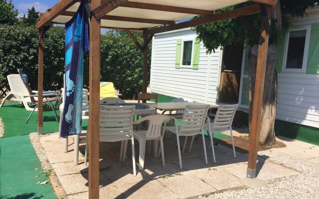 Bungalow with 2 Bedrooms in Fréjus, with Shared Pool, Furnished Terrace And Wifi - 2 Km From the Beach