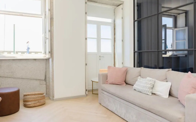 Liiiving in Porto - Modern Coastline Apartment