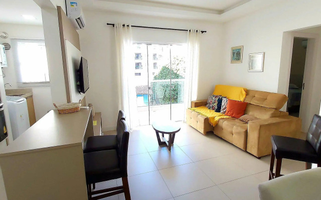 1071 - Apartamento com 2 Suítes na Praia de Bombinhas,
