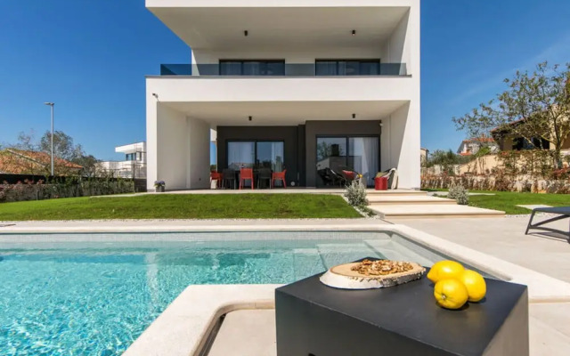 Zen Comfortable Holiday Residence