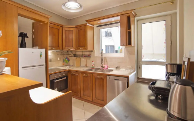 Seaside Apartment in Piraeus
