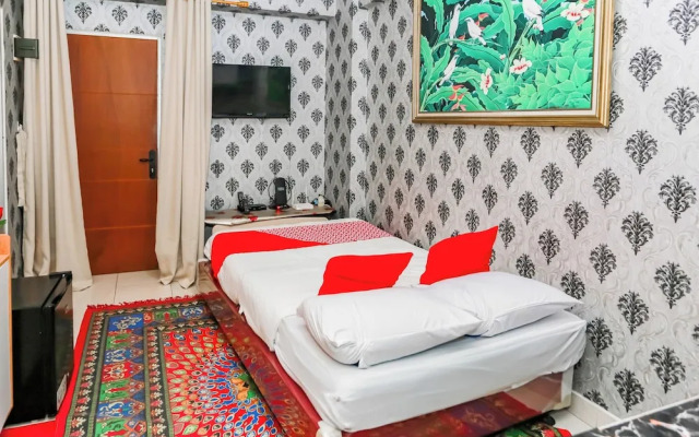 OYO 94069 Mp Room