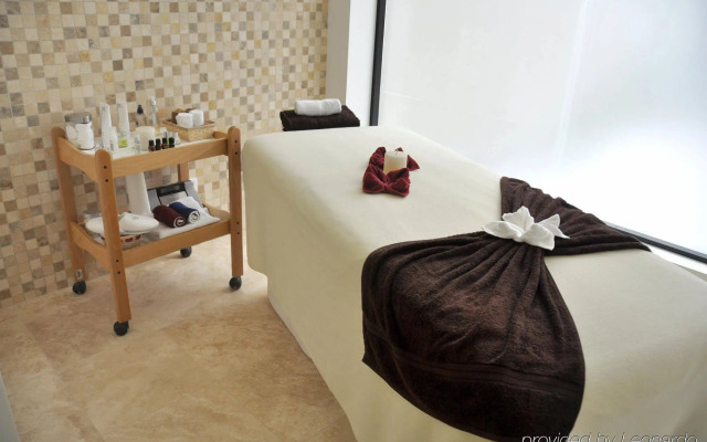 Le Parc Hotel, Beyond Stars