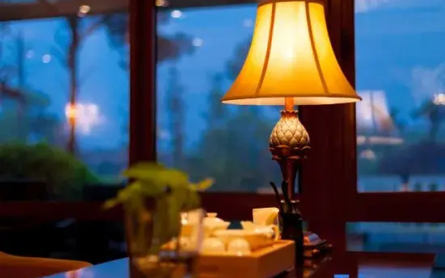 Xinjin Celebrity City Hotel