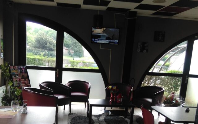 Hotel Campanile Livry Gargan