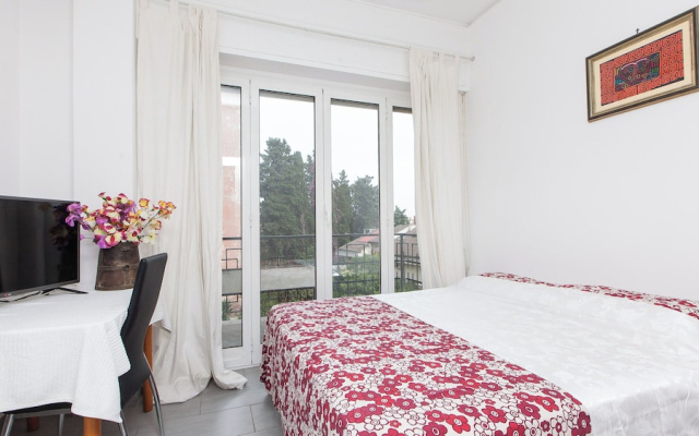 Rental in Rome Quattro Venti Terrace Apartment