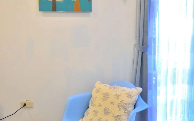 White Cotton Candy B&B