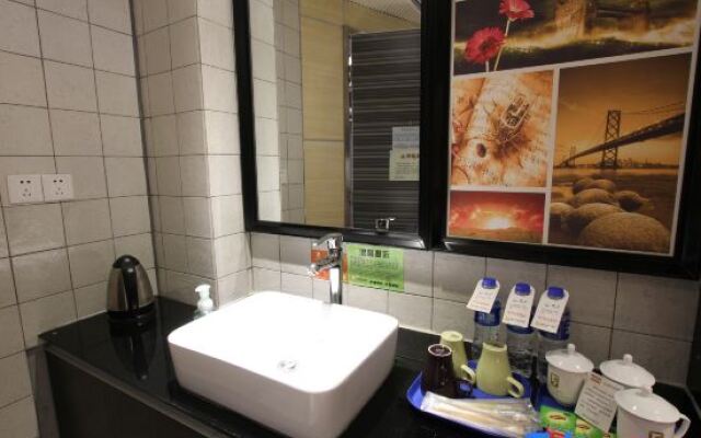 Friday Holiday Hotel (Jiaozuo Xinfeng Er Street)