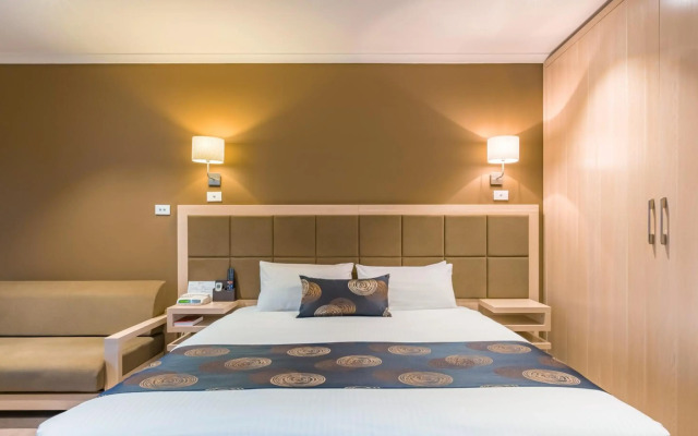 The Waverley International Hotel