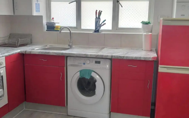 Apartment - Sleeps 5 - Parking - Station Close