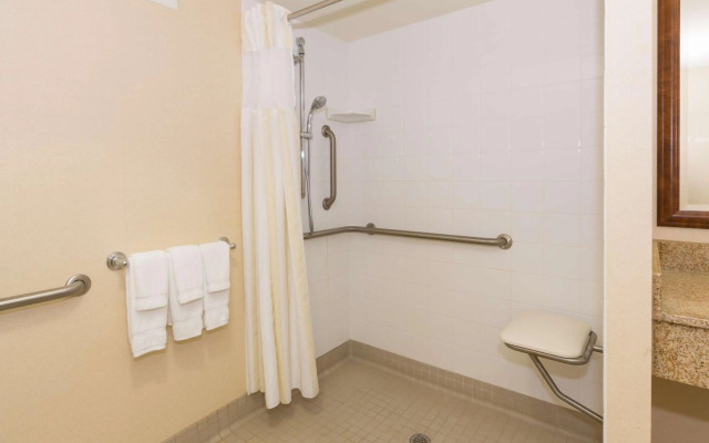 Hilton Garden Inn Buffalo Airport