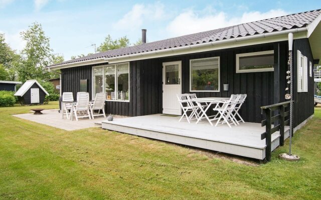 Serene Holiday Home in Grenå near Sea