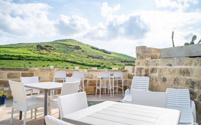 Ta' Pinu B&B