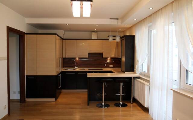 Apartament F&J 12