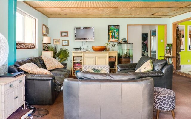 The Lahaina Bungalow