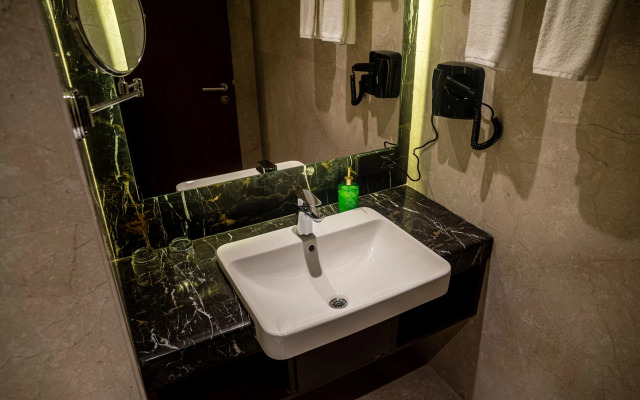 Ramada by Wyndham Cox's Bazar Kolatoli Beach