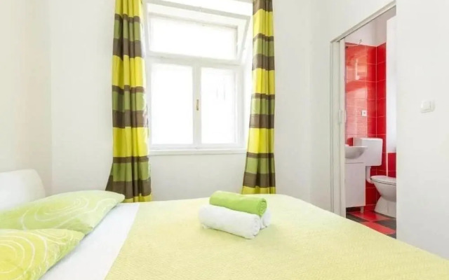 Central Jardin Guest House Split