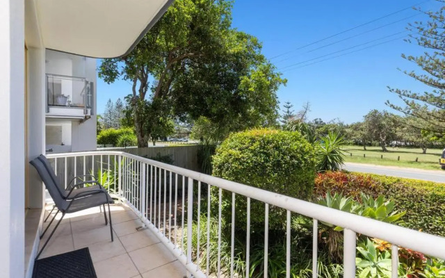 2Bed Beachfront Apartment - Holiday Management