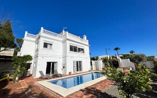 Villa 5 beds with private pool near Estepona - 5007