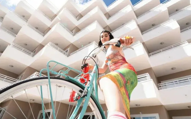 Hm Royal Beach