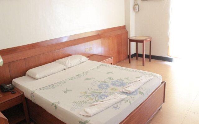 Evergreen Hotel