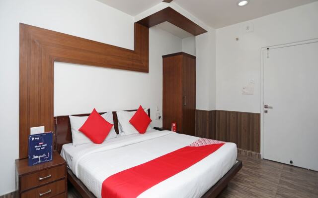 OYO 11061 Hotel Awesome