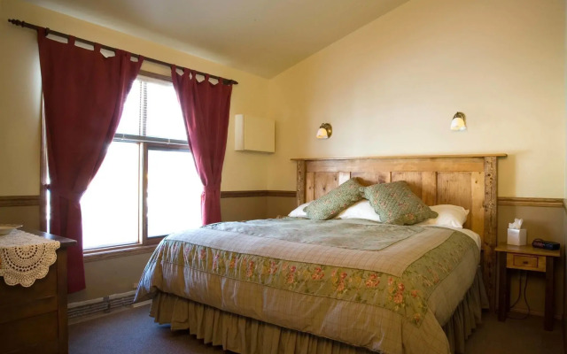 The Georgetown Inn