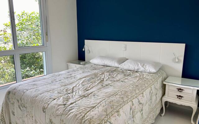 Casa de Cond. em Camburyzinho com Lazer Completo