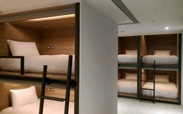 Bouti City Capsule Inn - Hostel