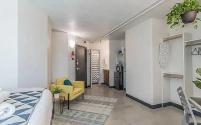 UT Social Retreat + Pool + Gym