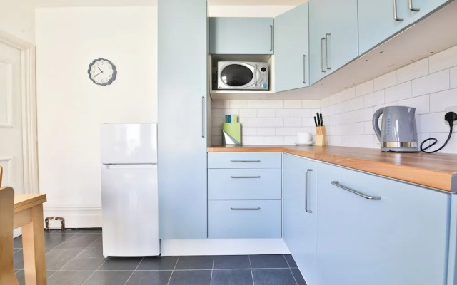 Beautifully Designed 2 Bed Apartment
