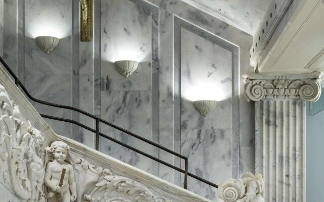 The Candler Hotel Atlanta, Curio Collection by Hilton