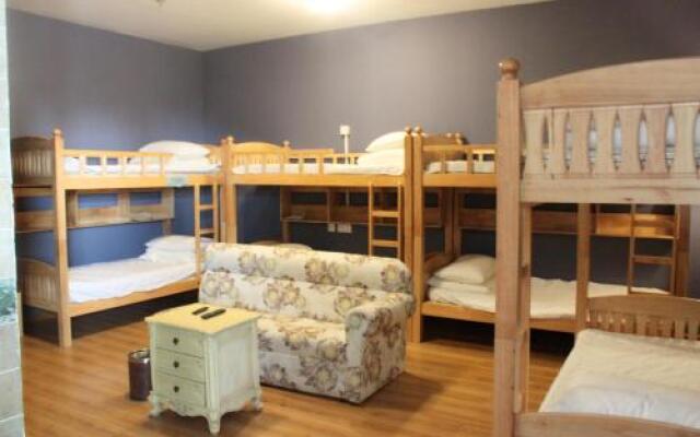 Canal International Youth Hostel